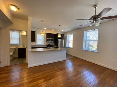 Main picture of 301 E 29th St