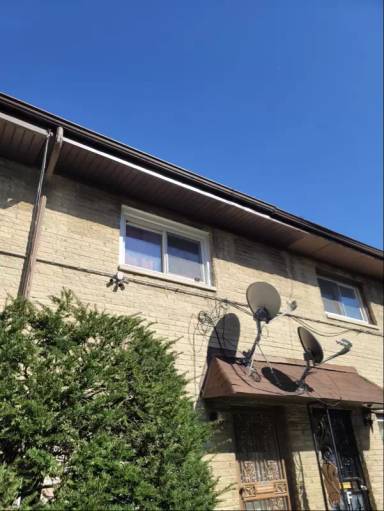 Main picture of 1136 E 81st St