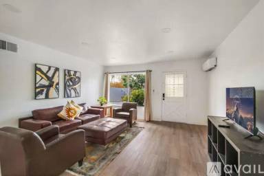 Main picture of 3720 S Marine St