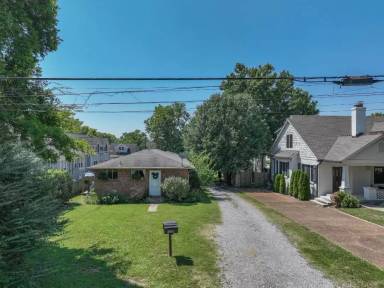 Main picture of 1509D Sweetbriar Ave