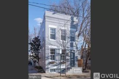 Main picture of 220 S Payne St