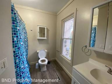 Main picture of 818 E 2nd St