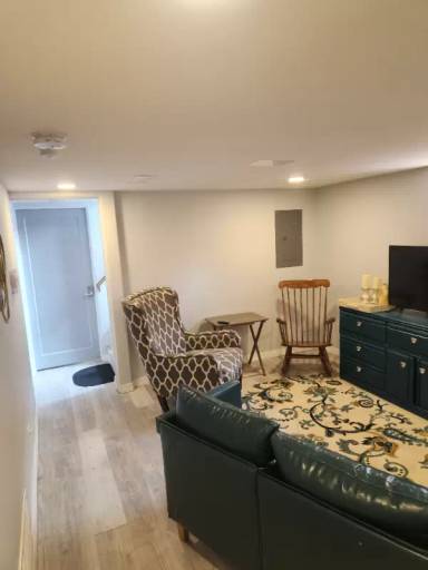 Main picture of 917 E Dale St