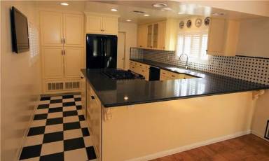 Main picture of 519 S Agate St