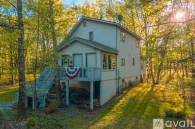Main picture of 202 Buckhorn Ln