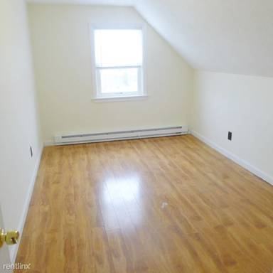 Main picture of 314 Centre St