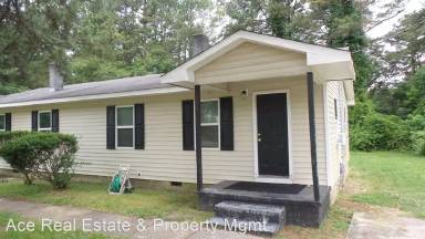 Main picture of 820 Varsity Dr