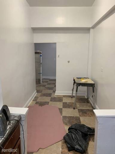 Main picture of 950 Rutland Road
