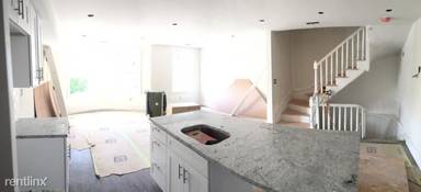 Main picture of 1888 Washington St