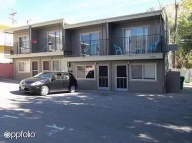 Main picture of 2430 Sutro St