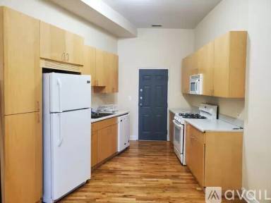 Main picture of 2300 N Milwaukee Ave