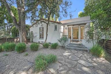 Main picture of 2218 Glencoe Ave