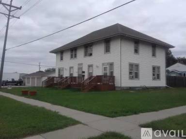 Main picture of 112 18th St S