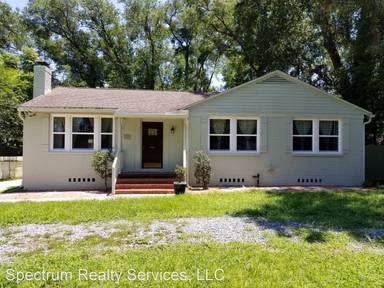 Main picture of 1534 Peachtree Cir S