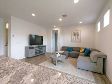 Main picture of 2561 N Casa Grande Ave