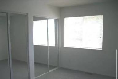 Main picture of 208 S Madison St