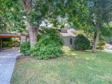 Main picture of 1080 Benteen Ave SE