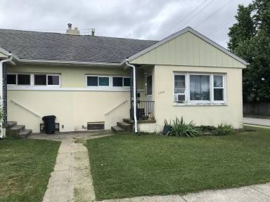 Main picture of 1200 E Poplar St