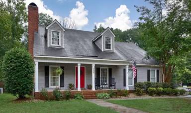 Main picture of 135 Suffolk Dr