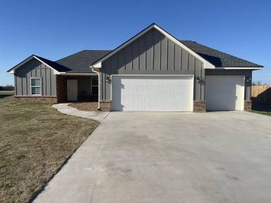Main picture of 5942 NE Yorktown Ct