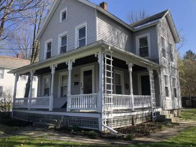 Main picture of 815 Gage St