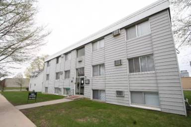 Main picture of 28 8th St NE