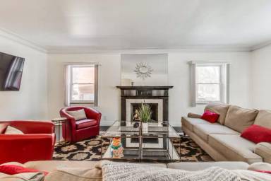 Main picture of 17135 Parkside St