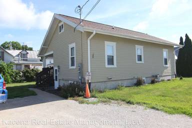 Main picture of 189 1st St E