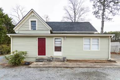 Main picture of 3102 Cherokee St NW
