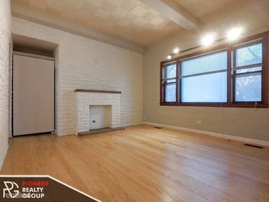 Main picture of 3059 N Leavitt St