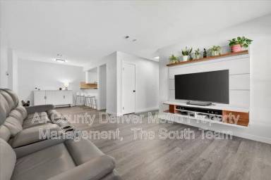 Main picture of 7250 S Gaylord St