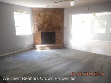 Main picture of 2740 Cavender Ct