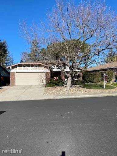 Main picture of 5309 Paso del Rio Way