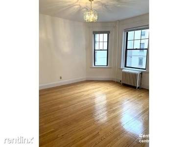 Main picture of 374 Chestnut Hill Ave