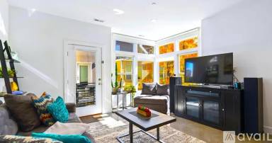Main picture of 1067 W Rooftop Dr