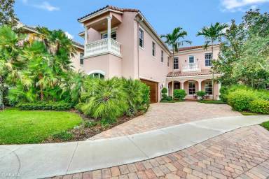 Main picture of 128 Tulip Tree Ct