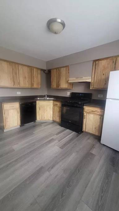 Main picture of 1475 E Ports O Call Dr
