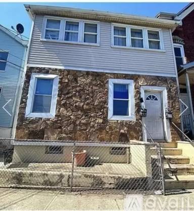 Main picture of 546 E 18th St