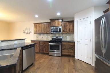 Main picture of 424 Lakerose Loop