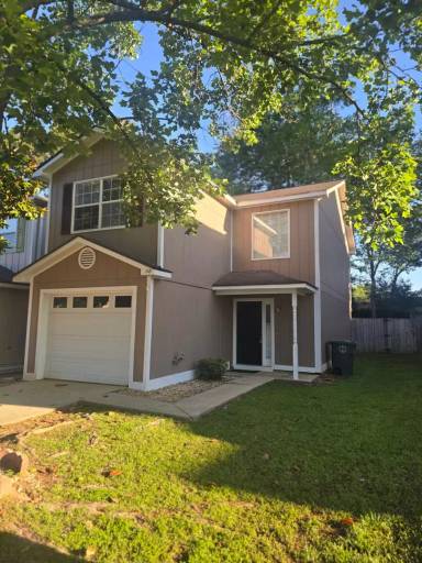 Main picture of 112 Commons Dr