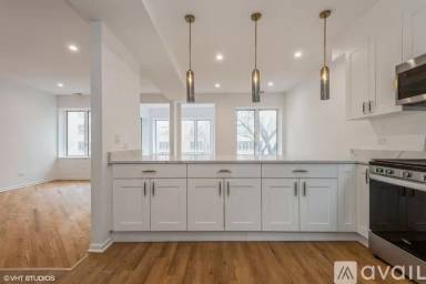 Main picture of 1112 N Oakley Blvd