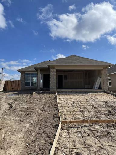 Main picture of 631 Fallbrook Dr