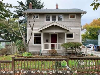 Main picture of 1715 N Oakes St