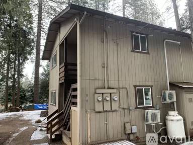 Main picture of 2969 Oak St