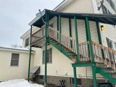 Main picture of 86 Oak St