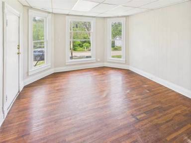 Main picture of 503 Maple St