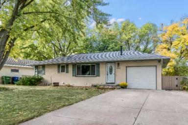 Main picture of 6367 Zinnia Ln N