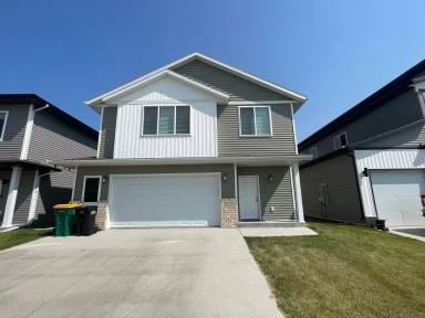 Main picture of 972 27th Ave W