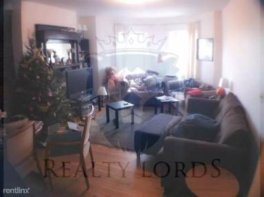 Main picture of 526 Harvard St