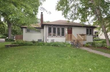 Main picture of 1056 26th Ave SE